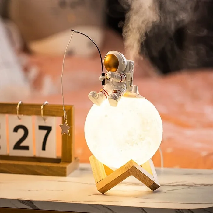 Astronaut Fishing Star on Glowing Moon Humidifier Diffuser Night Light