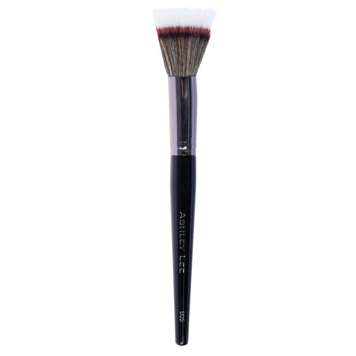 B05 – Stippling Foundation