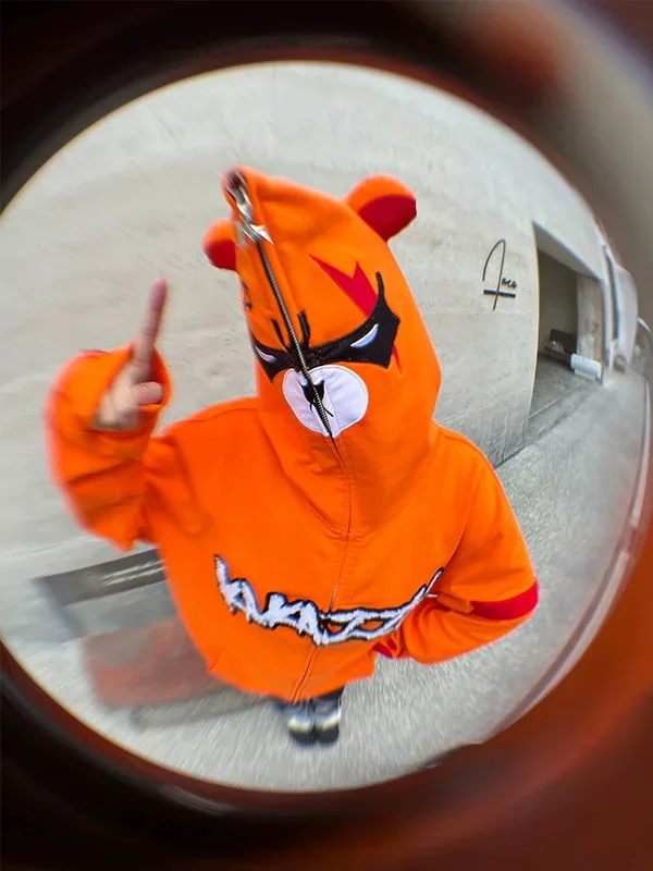 Furious Orange Bear Hoodie – 400GSM Angry Bear Design mit roter Stickerei