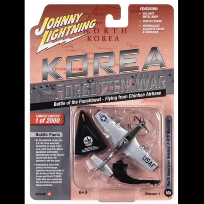 Johnny Lightning JLML009 Korea Forgotten War Version B F-51D Mustang Fighter