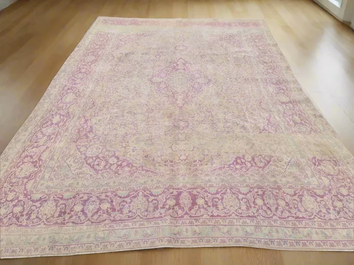 lila {9′ x 12’7″}