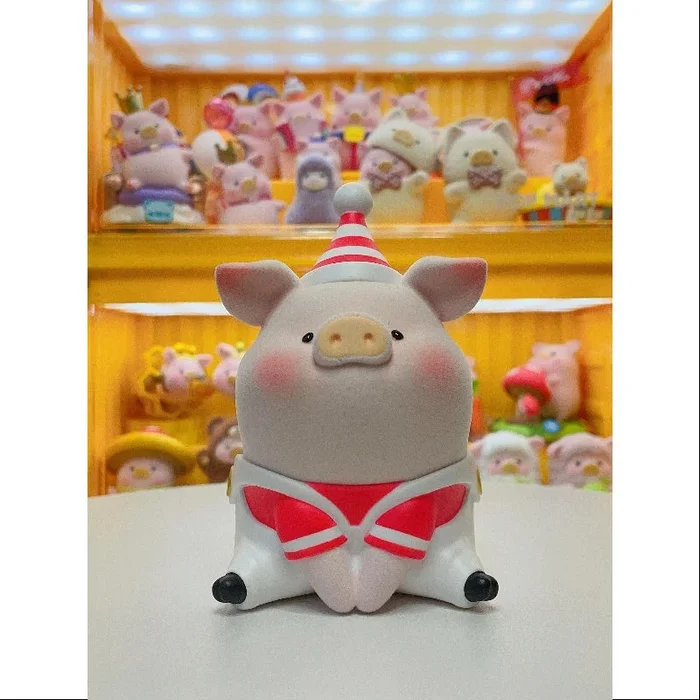 LuLu the Piggy XL Little Elf LuLu 2020 Limited Edition