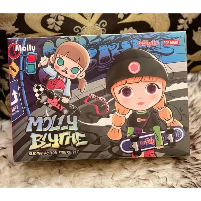 Molly x Blythe Sliding Action Figure Set