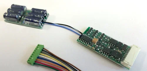 NCE 5240146 D13NHJ HO Scale 4-Functions Small No Halt Installed 9 Pin JST Plug or Hardwire Decoder