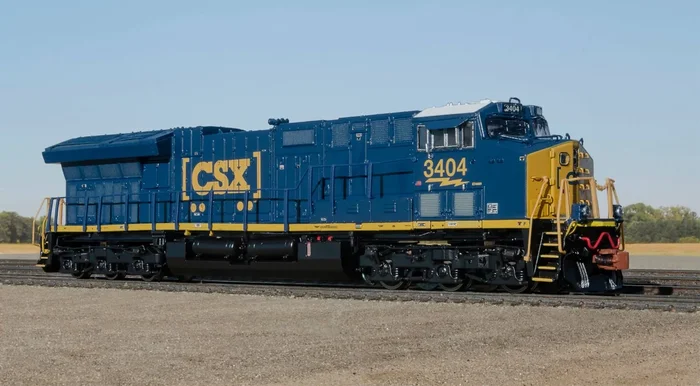 ScaleTrains Rivet 33647 N Scale GE ET44 Tier 4 Diesel “Boxcar Logo” CSXT 3404