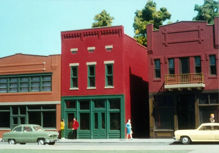 Smalltown USA 699-6009 HO Scale Roy’s Fix-It Shop Building Kit