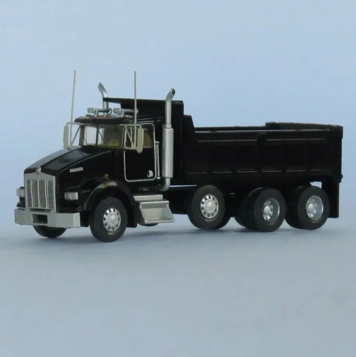Trainworx 48071 N Scale Kenworth T800 Dump Truck – Black