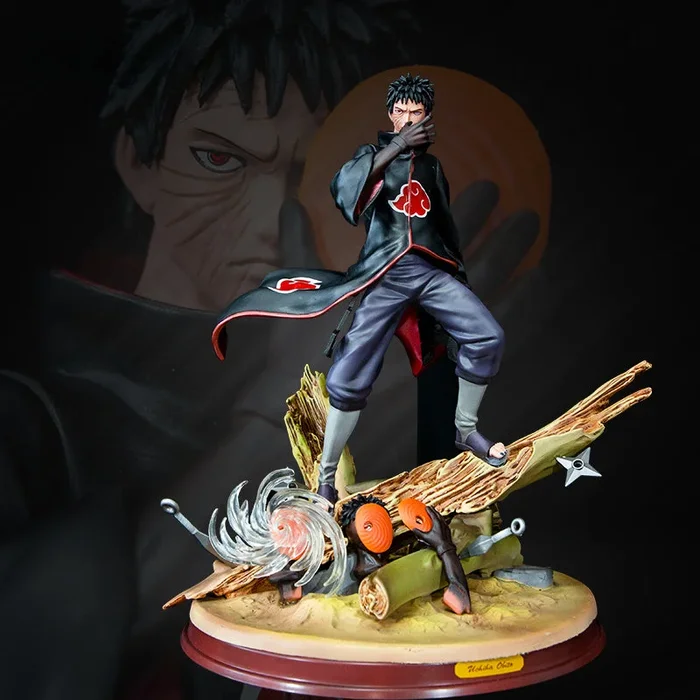 Uchiha Obito Action Figure – 31cm Collector’s Edition | وضعية ديناميكية مع قناع ، آثار شقرا ، وقاعدة الوحش ذيل