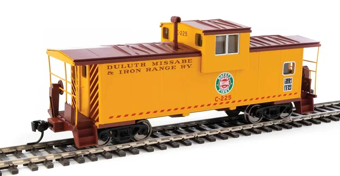 Walthers Mainline 910-8715 HO Scale Extended Wide Vision Caboose Duluth, Missabe & Iron Range C-228