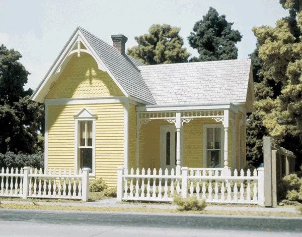 Woodland Scenics DPM 80300 O Scale Aunt Eleanor’s House [Cast Resin Building Structure Kit]