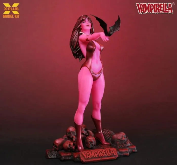 X-Plus Models 200018 1/8 Vampirella Jose Gonzalez Version Figure Kit